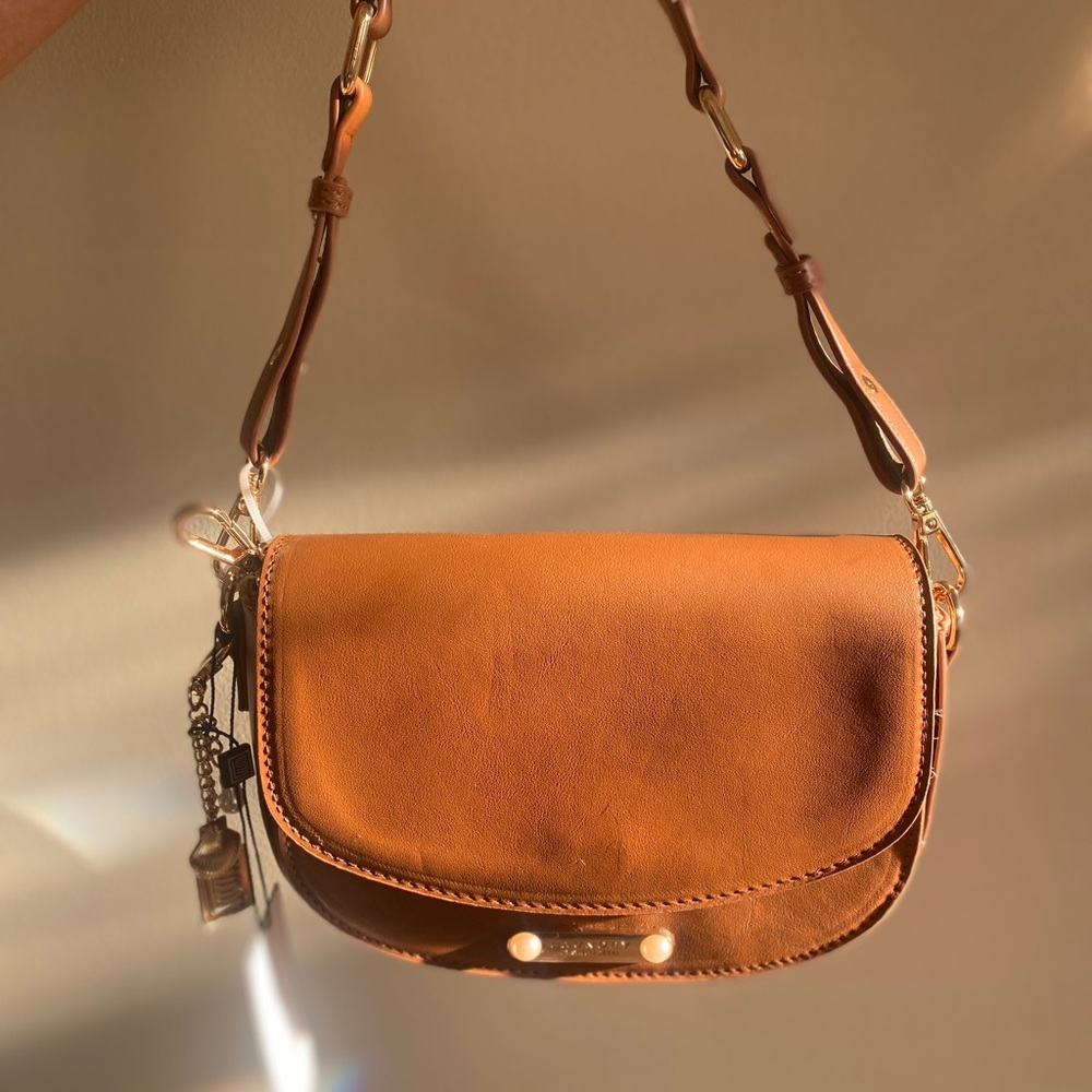 NEW Laundry by Shelli Segal Elegant Tan Leather Shoulder Bag